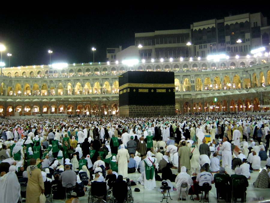 Muslims bow down to the Kabah